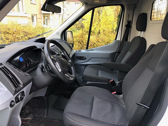 Ford Transit 25 of 30