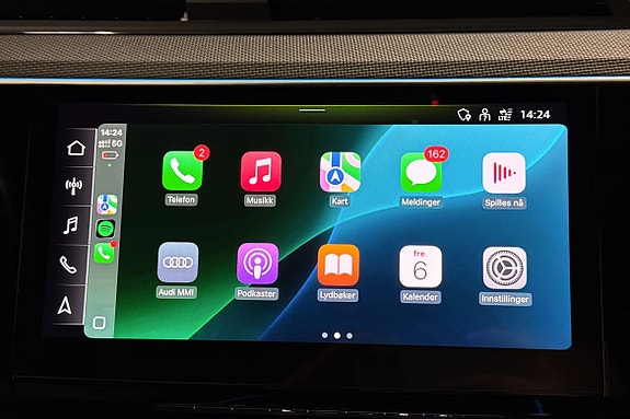 Sømløs tilkobling til Apple CarPlay og Android Auto gir enkel tilgang til navigasjon, musikk og apper – helt integrert i MMI‑systemet.