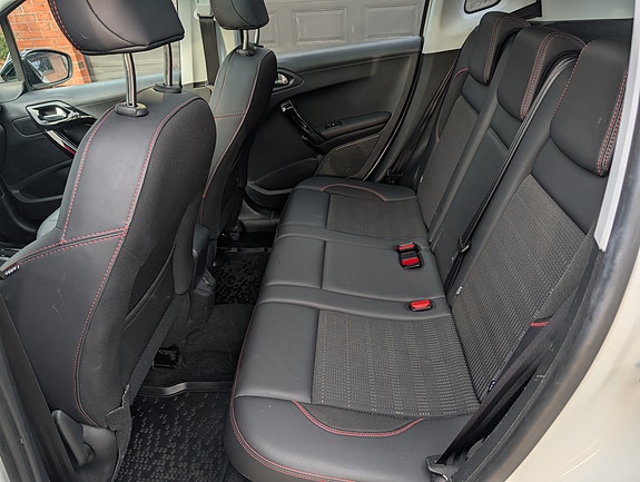 Peugeot 2008 13 of 16
