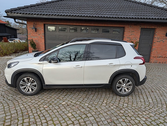 Peugeot 2008 7 of 16