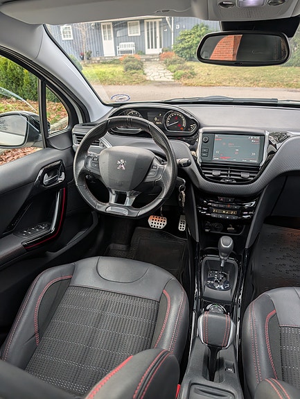 Peugeot 2008 9 of 16