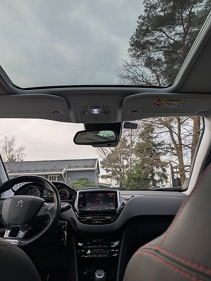 Peugeot 2008 12 of 16