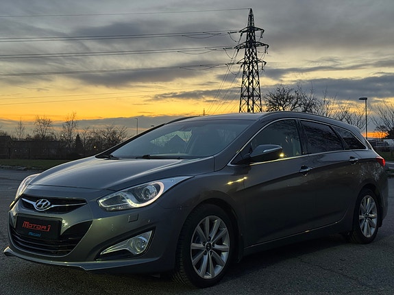 Hyundai i40 2 of 5
