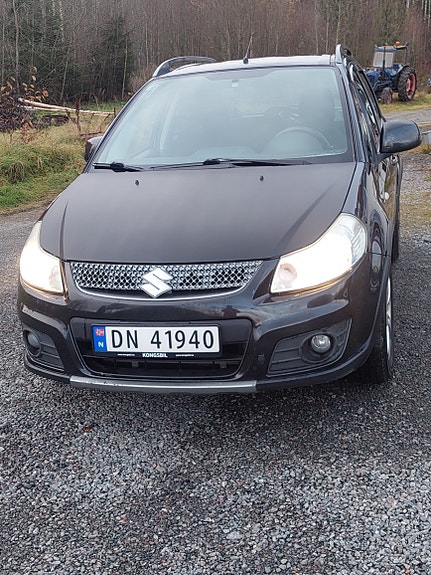 Suzuki SX4 2 of 22