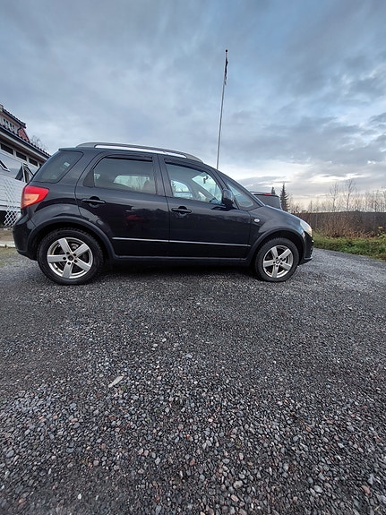 Suzuki SX4 6 of 22