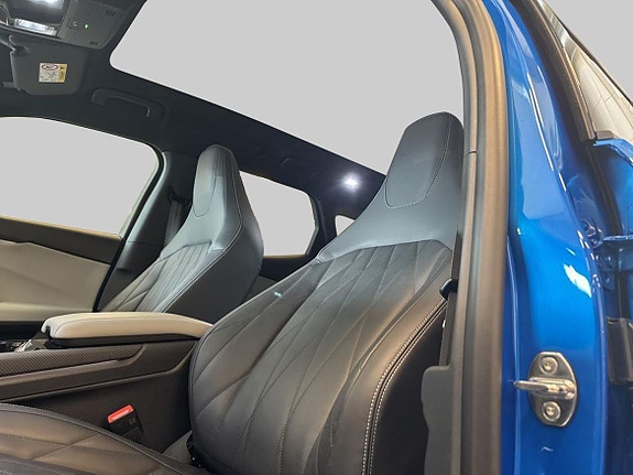 Ford Explorer 20 of 30