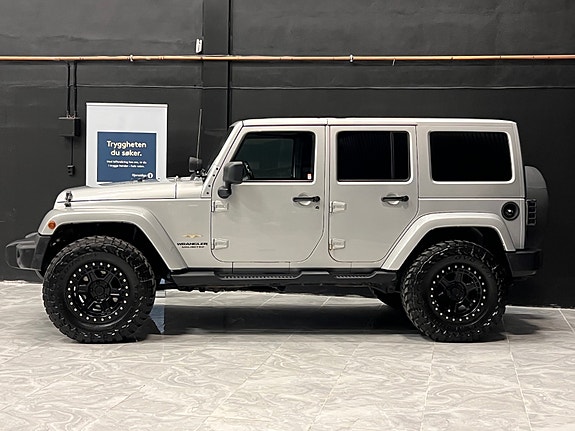 Jeep Wrangler 4 of 5