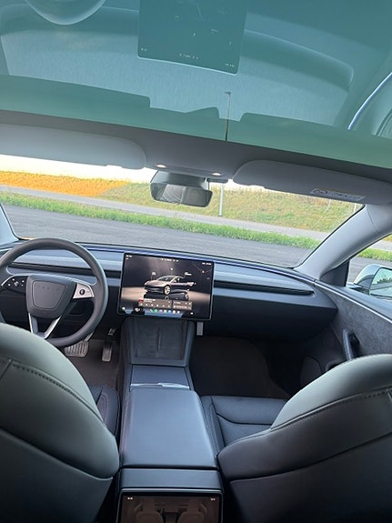 Tesla Model 3 9 of 11