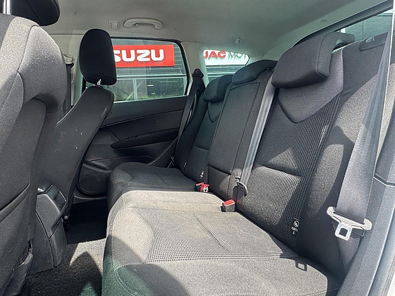 Peugeot 308 9 of 14