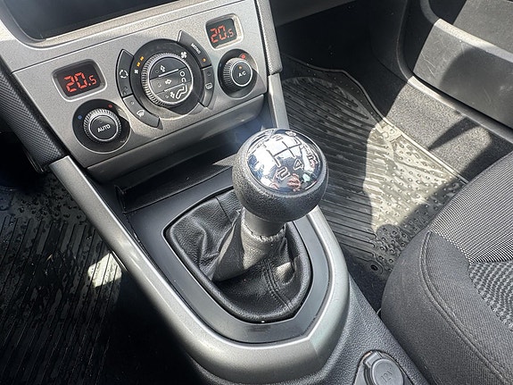 Peugeot 308 11 of 14