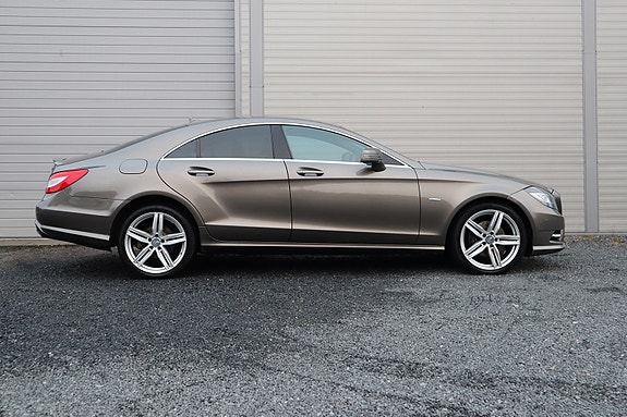 Mercedes-Benz CLS250 4 of 5