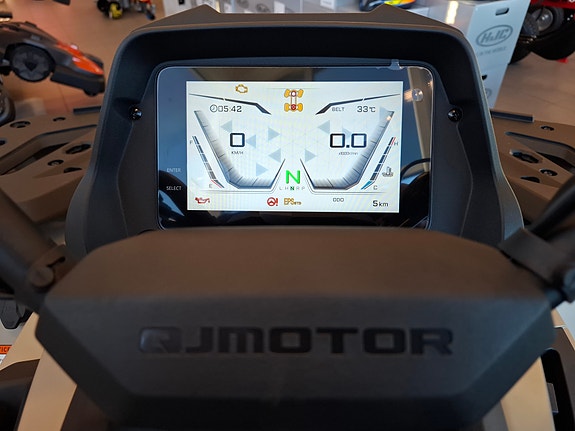 QJ Motor SFA 1000 Touring Deluxe 4 of 8