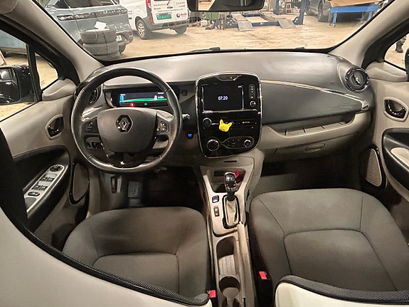 Renault Zoe 2 of 7