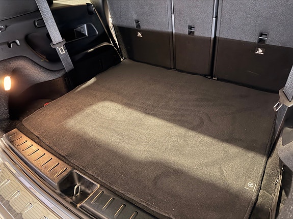 Mercedes-Benz GLB200 d 30 of 30