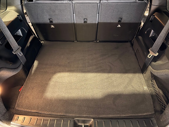 Mercedes-Benz GLB200 d 29 of 30