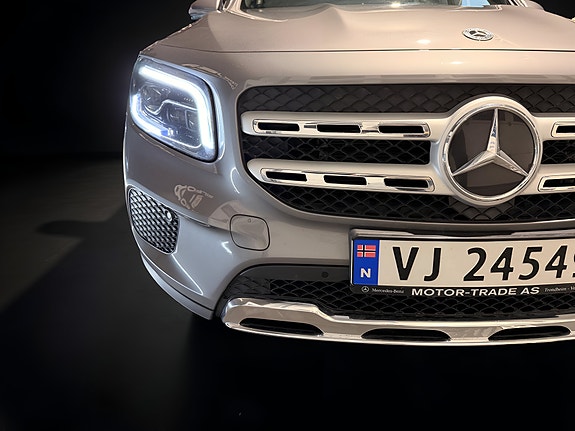 Mercedes-Benz GLB200 d 4 of 5