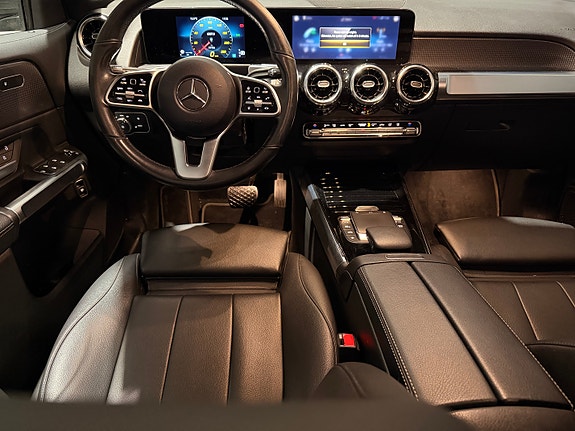 Mercedes-Benz GLB200 d 12 of 30