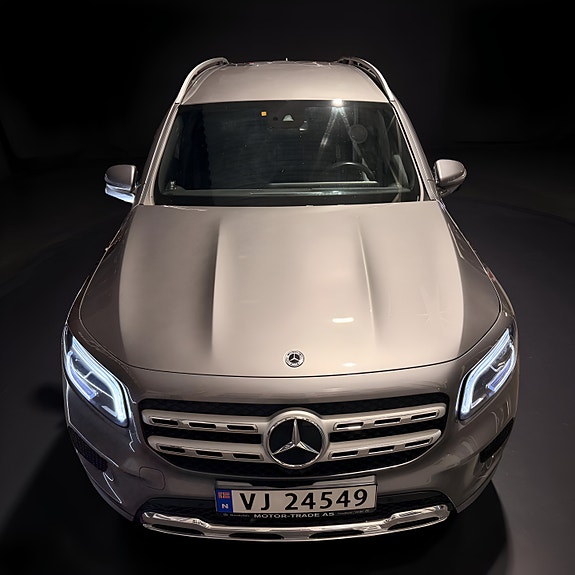 Mercedes-Benz GLB200 d 3 of 5