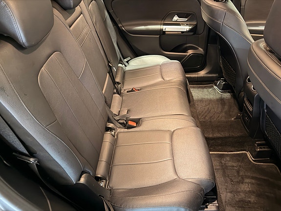 Mercedes-Benz GLB200 d 20 of 30