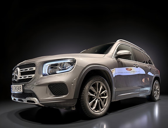 Mercedes-Benz GLB200 d 2 of 5