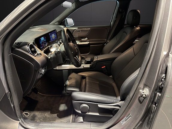Mercedes-Benz GLB200 d 9 of 30
