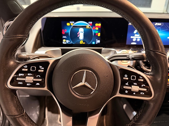 Mercedes-Benz GLB200 d 19 of 30
