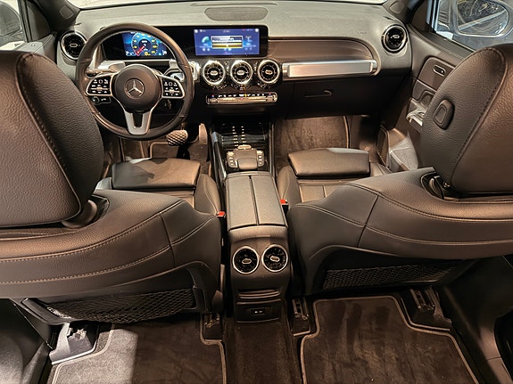 Mercedes-Benz GLB200 d 18 of 30
