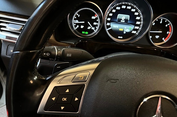 Mercedes-Benz E200 d 23 of 30