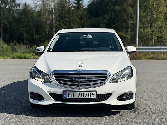 Mercedes-Benz E200 d 3 of 30