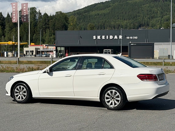 Mercedes-Benz E200 d 7 of 30