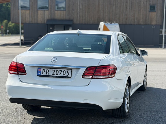 Mercedes-Benz E200 d 10 of 30