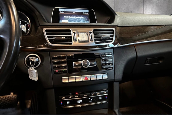 Mercedes-Benz E200 d 30 of 30