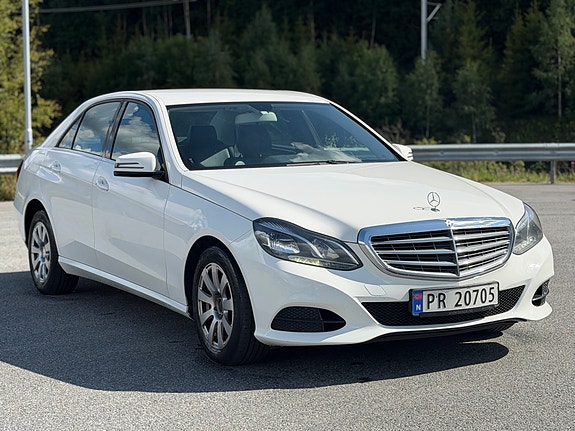 Mercedes-Benz E200 d 2 of 30