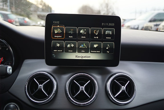 Mercedes-Benz CLA 27 of 30