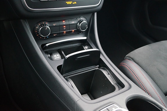 Mercedes-Benz CLA 24 of 30