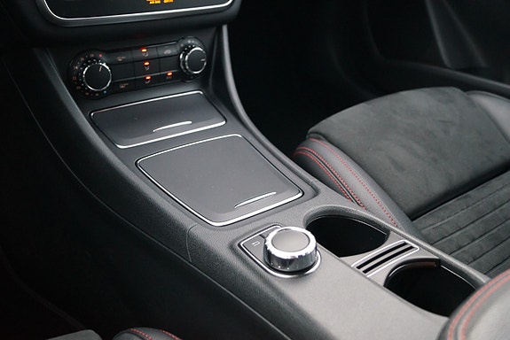 Mercedes-Benz CLA 23 of 30