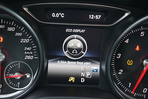Mercedes-Benz CLA 16 of 30