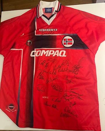 Original Norge Umbro Compaq-drakt (ca. 1996–98)