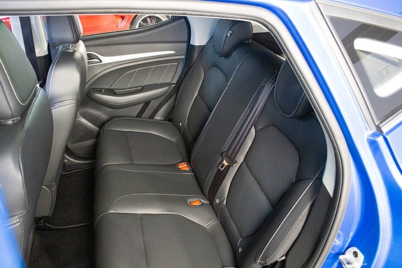 MG ZS EV 23 of 30