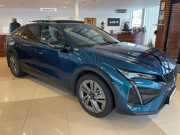 Peugeot 408 2 of 5