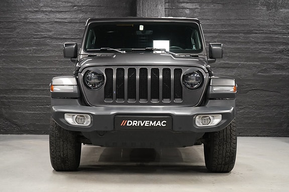 Jeep Wrangler 4 of 5