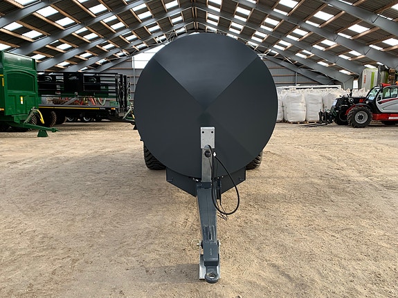 Fuel Proof 8000 Liter Dieselvogn For Traktor Med 1000 Liter Adblue Med Pumpepakker ST030 og AB013 3 of 30