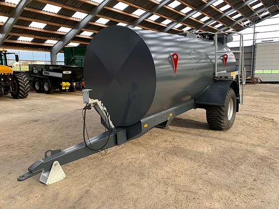 Fuel Proof 8000 Liter Dieselvogn For Traktor Med 1000 Liter Adblue Med Pumpepakker ST030 og AB013 2 of 30