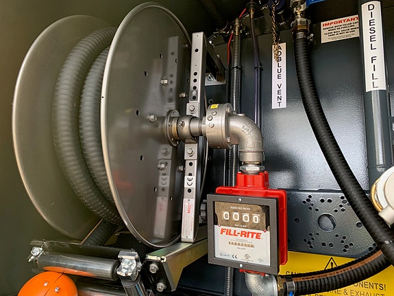 Fuel Proof 8000 Liter Dieselvogn For Traktor Med 1000 Liter Adblue Med Pumpepakker ST030 og AB013 27 of 30