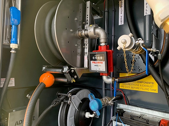 Fuel Proof 8000 Liter Dieselvogn For Traktor Med 1000 Liter Adblue Med Pumpepakker ST030 og AB013 23 of 30
