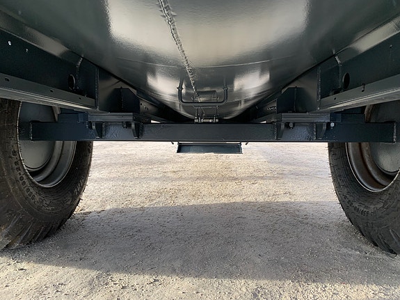 Fuel Proof 8000 Liter Dieselvogn For Traktor Med 1000 Liter Adblue Med Pumpepakker ST030 og AB013 11 of 30
