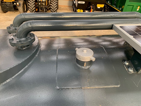 Fuel Proof 8000 Liter Dieselvogn For Traktor Med 1000 Liter Adblue Med Pumpepakker ST030 og AB013 18 of 30