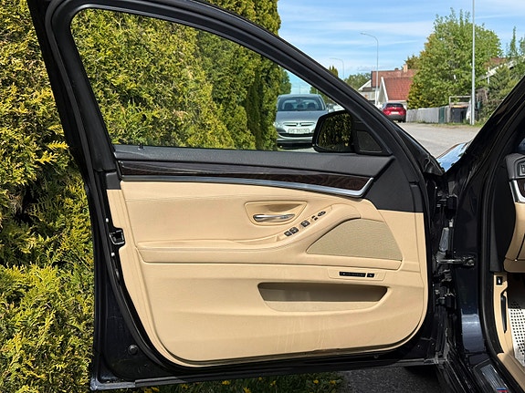 BMW M550d 9 of 30