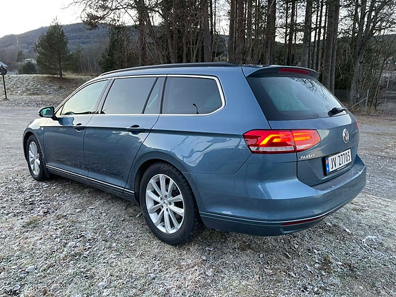 Volkswagen Passat 3 of 5