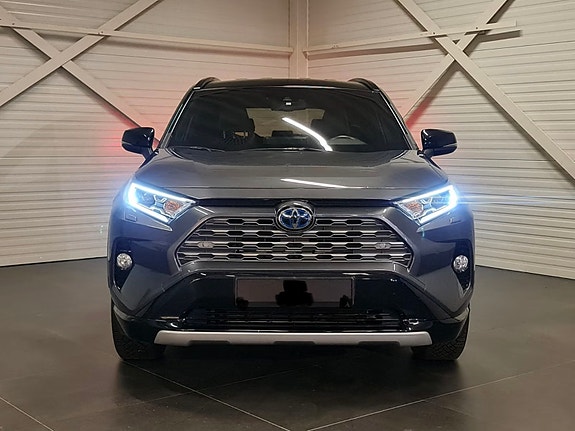 Toyota RAV4 8 of 30